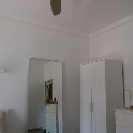 Quartos Nina Dourado Lda 홈스테이