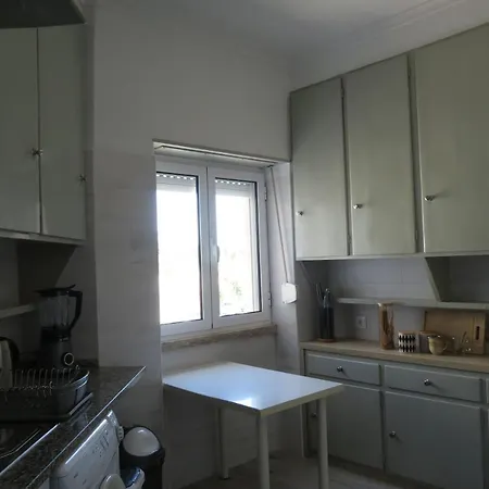 בית אירוח Quartos Nina Dourado Lda ליסבון