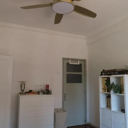 Quartos Nina Dourado Lda בית אירוח *
